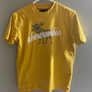 Vintage Abercrombie circa 2003. Tag cut out. 19 width X 22 height.